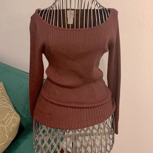 Crew neck burgundy ribbed sweater (fitted) XS